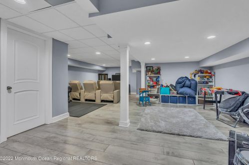 34 Windsor Dr, Little Silver NJ  07739-1311 exterior