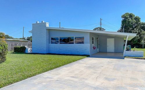 618 Willows Ave, Fort Pierce, FL 34952-1383
