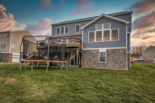 603 Penn Tree Dr, Gibsonia, PA 15044-9184