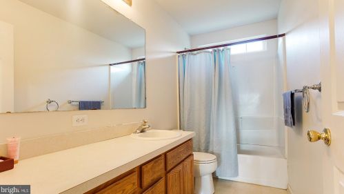 29 Durham Dr, Columbus NJ  08022-2349 exterior