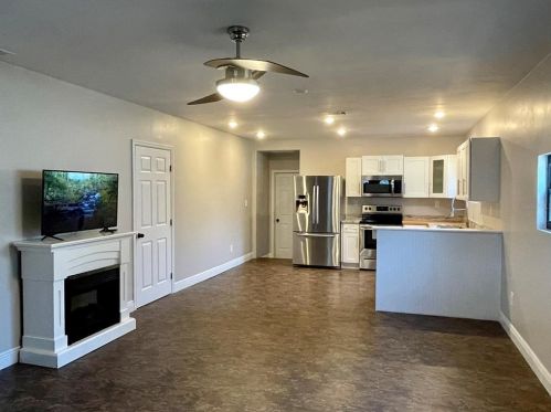 4292 57th Ave, Saint Petersburg, FL 33714-1128