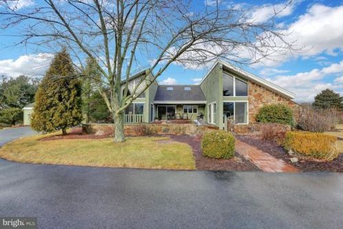 18 Grandview Dr, Duncannon, PA 17020-9700