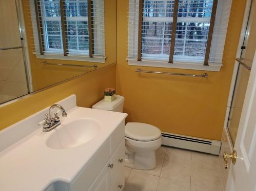 19 Ducarl Dr, Lincoln RI  02865-1320 exterior