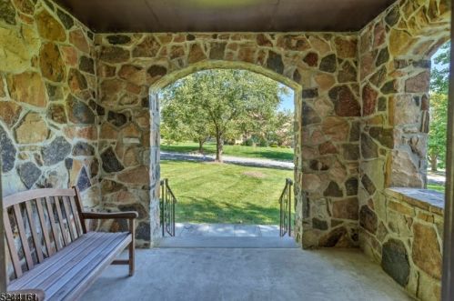 16 Manor Dr, Morristown NJ  07960-2612 exterior