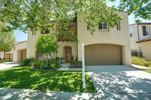 2860 Club Dr, Gilroy, CA 95020-3035
