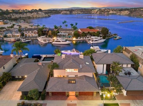 218 Evening Star Ln, Newport Beach, CA 92660-5701