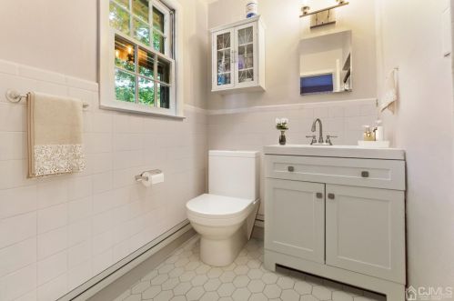 19 Allens Corner Rd, Flemington NJ  08822-5620 exterior