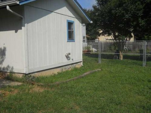 3704 Alexandria Dr, Austin TX  78749-3964 exterior