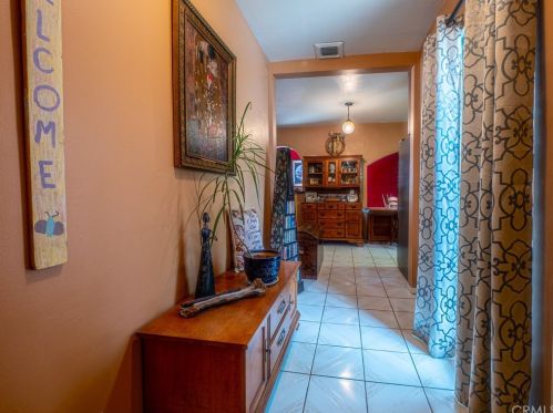 9521 Barkerville Ave, Whittier CA  90605-2915 exterior