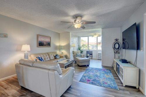 7 Willowbrook Ln, Delray Beach, FL 33446-1643
