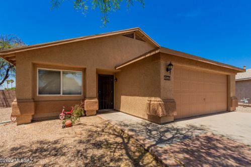 6993 Mitchell Flyer Rd, Tucson, AZ 85730-4986