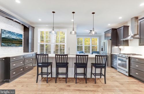 1226 Wild Hawthorn Way, Herndon, VA 20194-1021