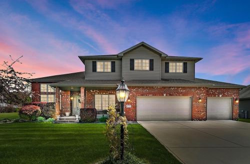 9221 Drake Dr, Dyer, IN 46373-9067