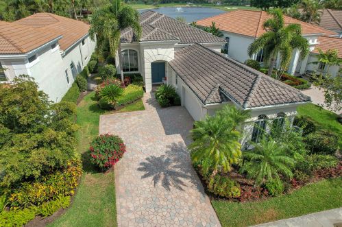 255 Isle Way, West Palm Beach, FL 33418-4596