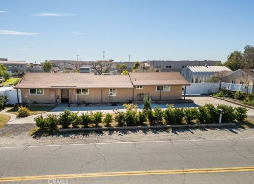 1591 Persimmon St, Rialto CA  92377-4190 exterior