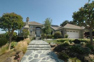 2160 Periwinkle Dr, Gilroy, CA 95020-7928