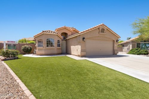 2059 Avoca Cir, Mesa, AZ 85209-6244