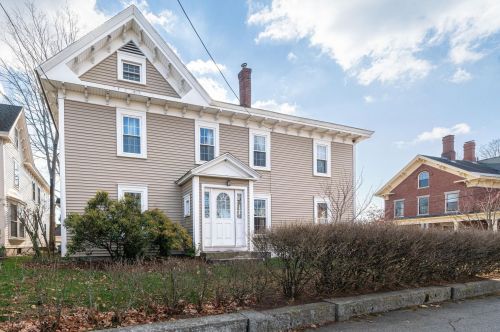 14 Tahanto St, Concord, NH 03301-3835
