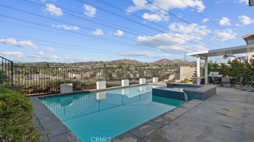 28341 Brookview Ter, Santa Clarita CA  91350-4446 exterior