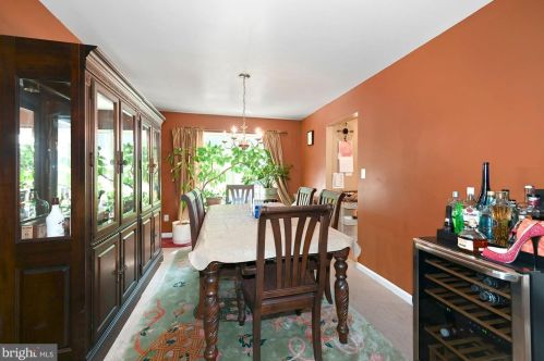 10 Birmingham Dr, Columbus NJ  08022-2342 exterior