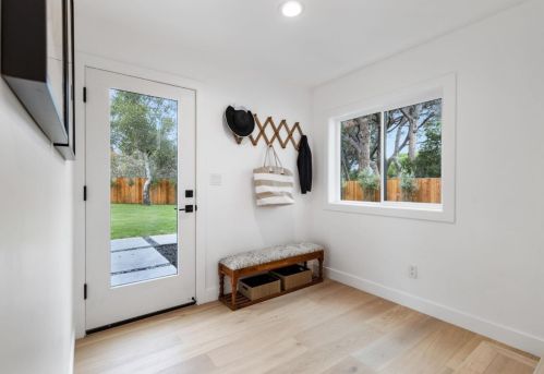 813 Lakeview Way, Redwood City CA  94062-3412 exterior