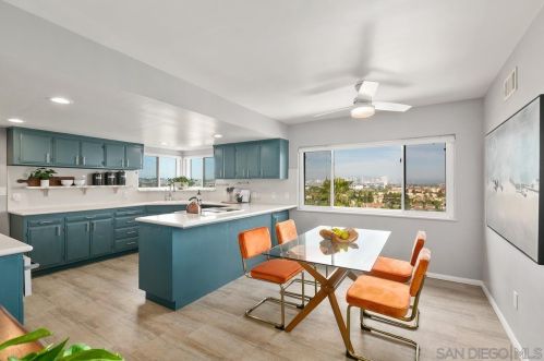 2125 Locust St, San Diego CA  92106-1622 exterior