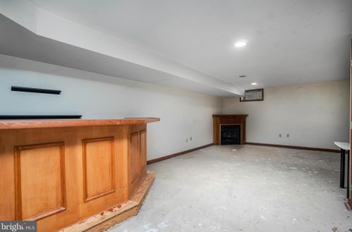 627 Coates Ln, Norristown PA  19406-2558 exterior