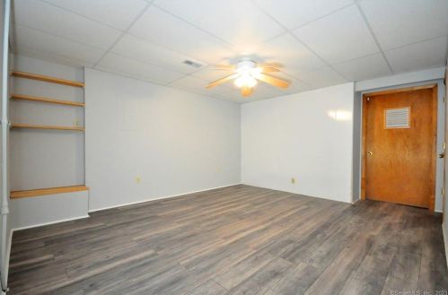 5 Holly Ln, Glastonbury CT  06033-1260 exterior