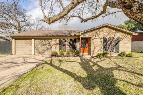 140 Jill Ann Dr, Burleson, TX 76028-5610