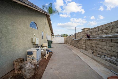 29083 Palm View St, Lake Elsinore CA  92530-7210 exterior