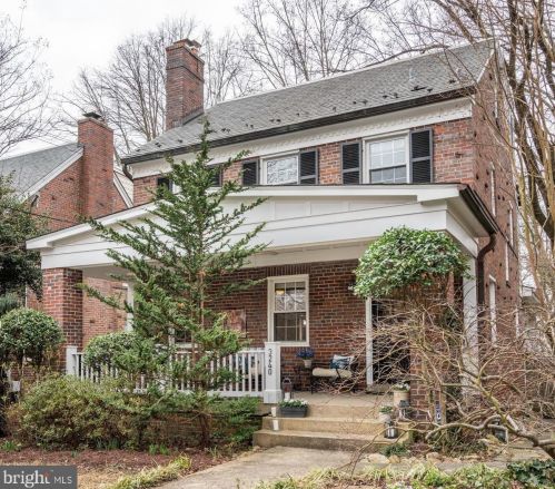3240 Livingston St, Washington, DC 20015-1633