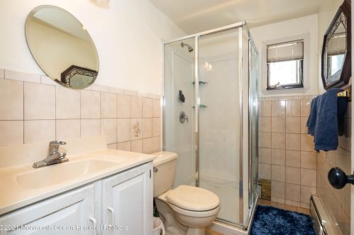 124 Statesir Pl, Tinton Falls NJ  07701-6143 exterior