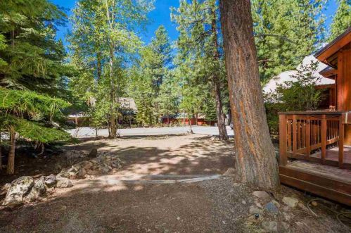 10625 Saxon Way, Truckee CA  96161-1152 exterior
