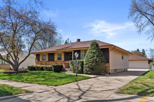 7132 Lima St, Milwaukee, WI 53223-5737
