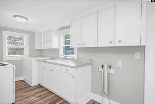 203 Augusta St, Cayce-West Columbia SC  29169-7615 exterior