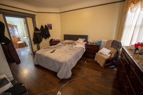 44 Chadwick Ave, Newark NJ 07108-1529 exterior