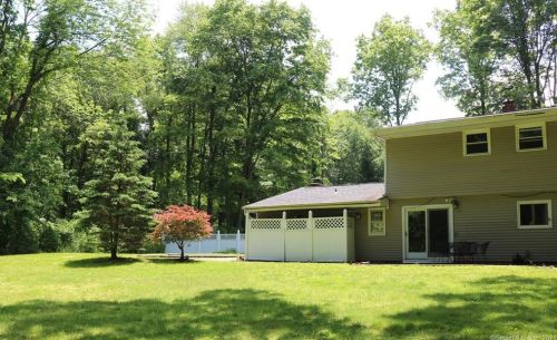 134 Deforest Rd, Wilton CT  06897-1911 exterior