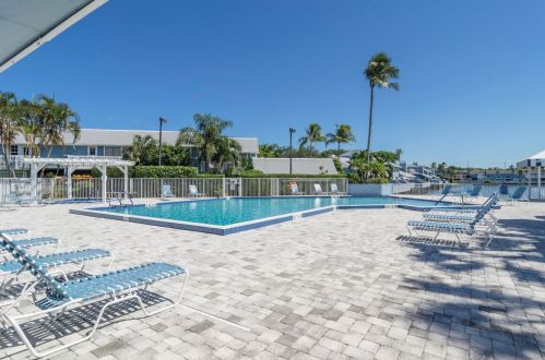 1208 Ocean Dunes Cir, Jupiter FL  33477-9129 exterior