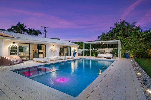 1117 Lake Dr, Delray Beach, FL 33444-2923