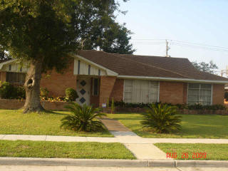 3727 Woodvalley Dr, Houston TX  77025-4205 exterior