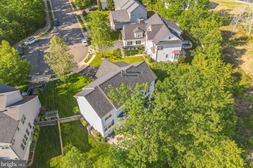 15575 Kelley Farm Ct, Woodbridge VA  22193-5784 exterior