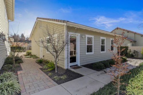 10817 Goldsborough Cir, Valley Home CA 95361-7649 exterior