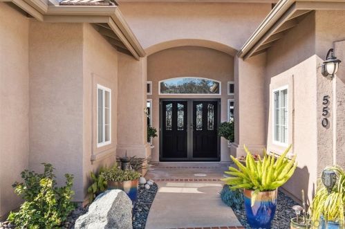 550 Old Stagecoach Run, Alpine CA  91901-1478 exterior