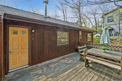 16 Deer Trl, Greenwood Lake NY  10925-4220 exterior