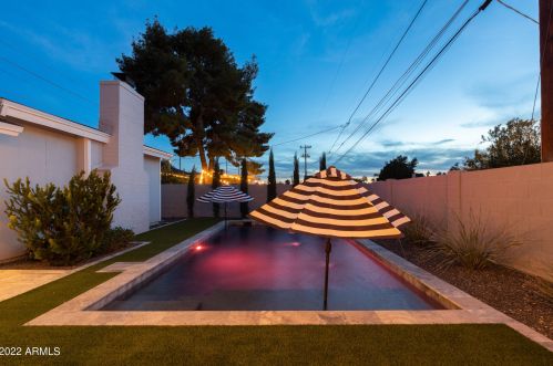 5744 12 St, Phoenix AZ 85086-7351 exterior