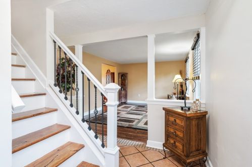 171 Pilgrim Dr, Sewickley, PA 15143-8710