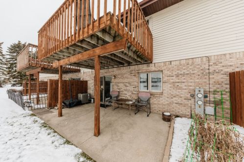 341 Scenic Ct, Slinger WI  53086-9692 exterior