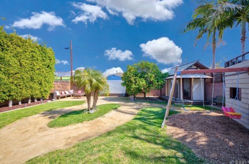 1740 Hickory Ave, Torrance CA 90503-7219 exterior