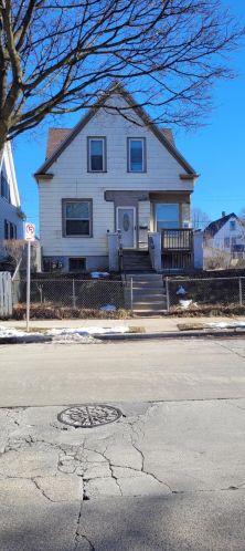 3358 Richards St, Milwaukee, WI 53212-1640
