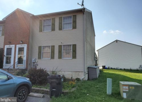 401 White Birch Ln, Blandon, PA 19510-9526